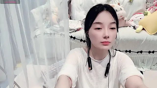 Snapshot of AKiKi711 chatting on 05/31/26, 04:57 AKiKi711 online show from 05/31/26, 04:57