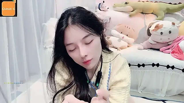 AKiKi711 online show from 10/18/25, 04:20