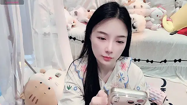 Snapshot of AKiKi711 chatting on 06/14/26, 04:46 AKiKi711 online show from 06/14/26, 04:46