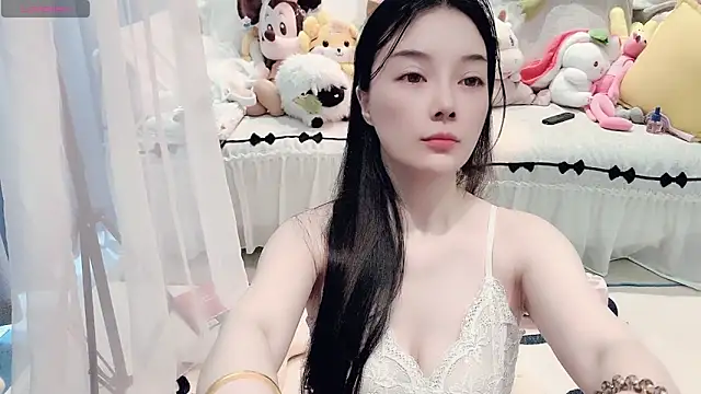 Snapshot of AKiKi711 chatting on 06/16/26, 05:07 AKiKi711 online show from 06/16/26, 05:07