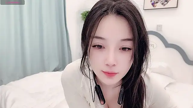 Snapshot of AKiKi711 chatting on 04/09/26, 05:20 AKiKi711 online show from 04/09/26, 05:20