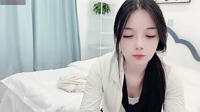 Snapshot of AKiKi711 chatting on 04/08/26, 02:40 AKiKi711 online show from 04/08/26, 02:40