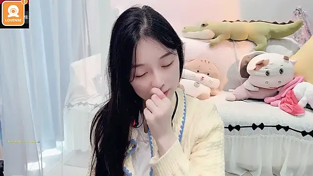 AKiKi711 online show from 10/18/25, 04:14