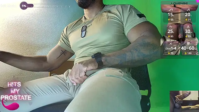 Snapshot of hot_black3 chatting on 10/07/25, 02:40 hot black3 online show from 10/07/25, 02:40