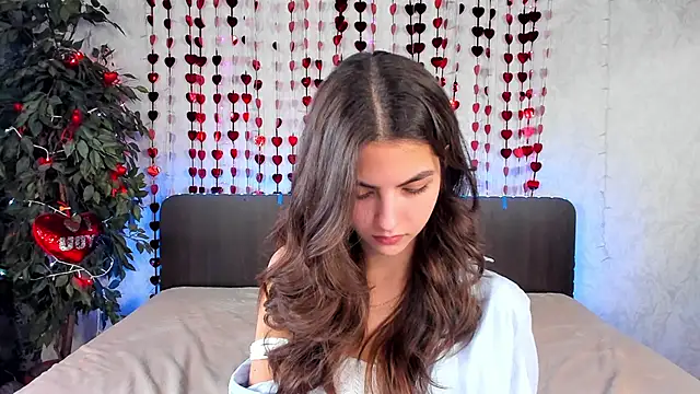 Snapshot of Milana_Crystal_ chatting on 02/06/25, 11:20 Milana Crystal online show from 02/06/25, 11:20