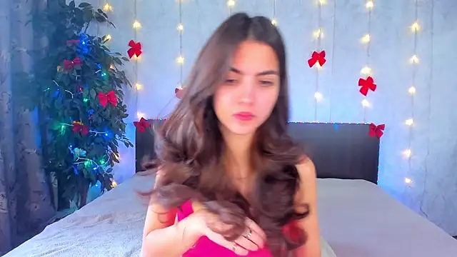 Milana Crystal  online show from 12/05/25, 08:13