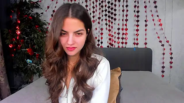 Milana Crystal  online show from 02/20/26, 08:16