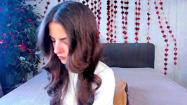 Milana Crystal  online show from 02/22/26, 08:17