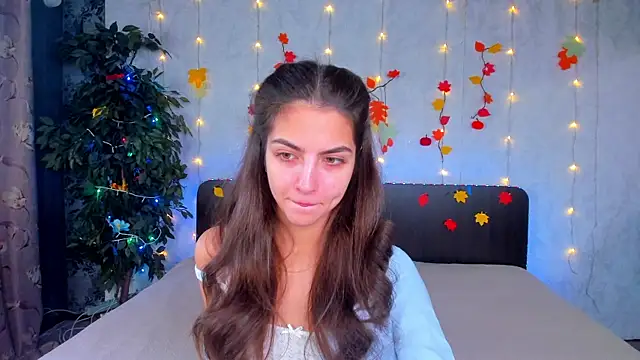 Milana Crystal  online show from 11/18/25, 08:06