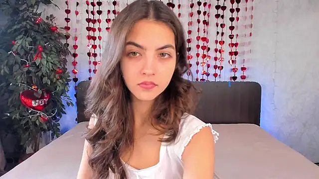 Snapshot of Milana_Crystal_ chatting on 02/14/25, 08:21 Milana Crystal online show from 02/14/25, 08:21