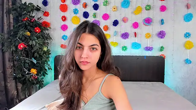 Snapshot of Milana_Crystal_ chatting on 03/11/25, 08:30 Milana Crystal online show from 03/11/25, 08:30