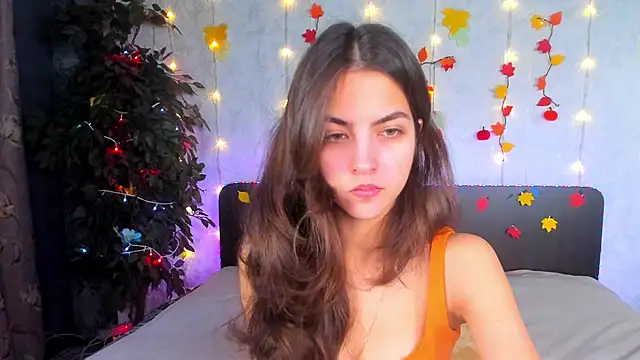 Milana Crystal  online show from 12/01/25, 07:53