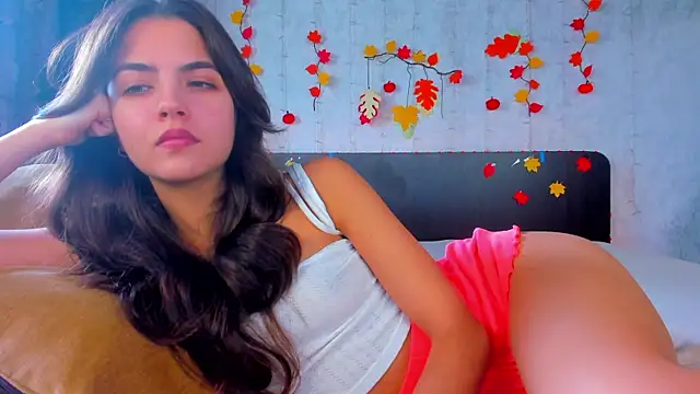 Milana Crystal  online show from 10/28/25, 08:13