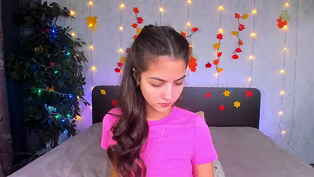 Milana Crystal  online show from 11/20/25, 08:15