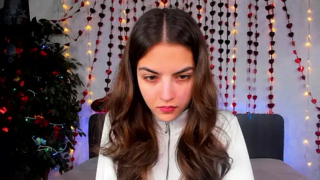 Milana Crystal  online show from 02/11/26, 08:03