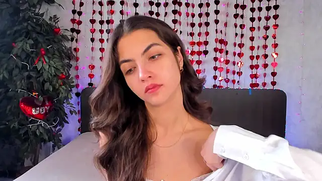 Snapshot of Milana_Crystal_ chatting on 02/20/25, 08:17 Milana Crystal online show from 02/20/25, 08:17