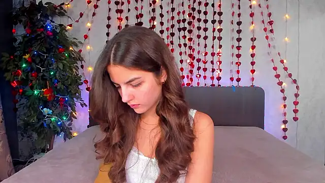 Milana Crystal  online show from 03/01/26, 08:14