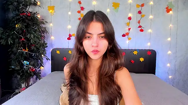 Milana Crystal  online show from 11/28/25, 08:14