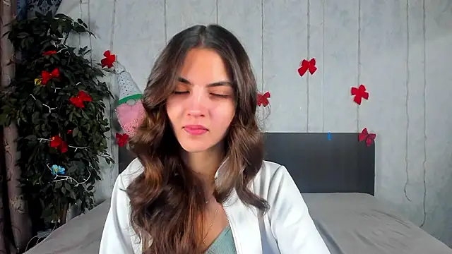 Milana Crystal  online show from 02/04/26, 07:47