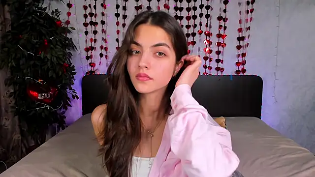 Snapshot of Milana_Crystal_ chatting on 03/03/25, 05:52 Milana Crystal online show from 03/03/25, 05:52