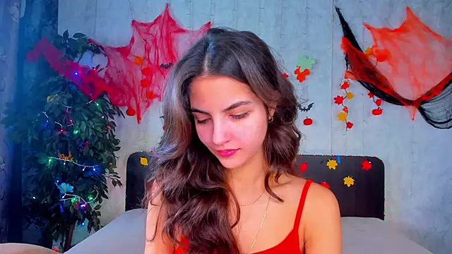 Milana Crystal  online show from 10/30/25, 08:12