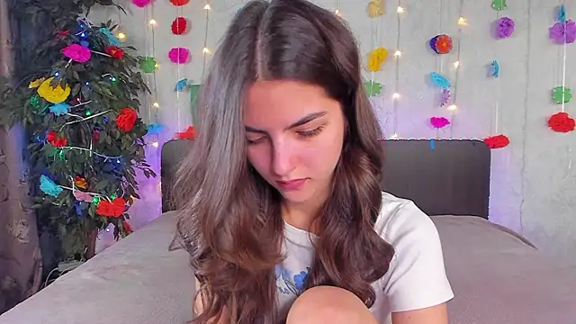 Milana Crystal  online show from 03/26/26, 08:12