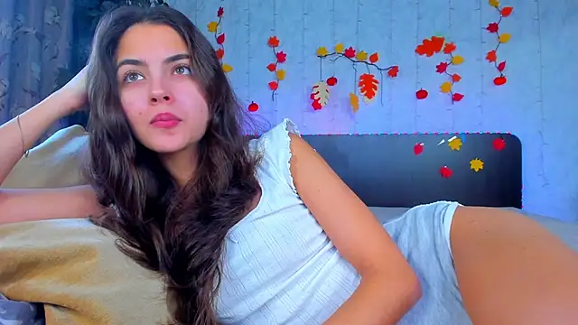 Milana Crystal  online show from 10/27/25, 08:04