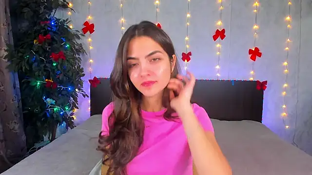 Milana Crystal  online show from 12/16/25, 08:18