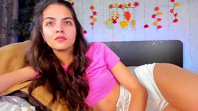 Snapshot of Milana_Crystal_ chatting on 10/21/25, 12:48 Milana Crystal online show from 10/21/25, 12:48