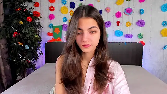 Snapshot of Milana_Crystal_ chatting on 03/18/25, 08:17 Milana Crystal online show from 03/18/25, 08:17
