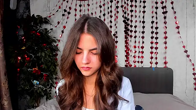 Milana Crystal  online show from 02/12/26, 08:14