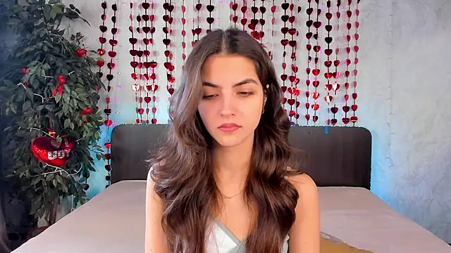 Snapshot of Milana_Crystal_ chatting on 02/13/25, 08:27 Milana Crystal online show from 02/13/25, 08:27