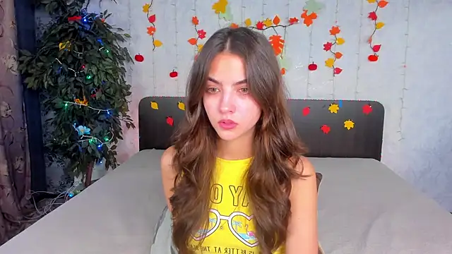 Milana Crystal  online show from 11/10/25, 08:19