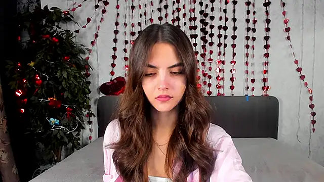 Milana Crystal  online show from 02/13/26, 08:14