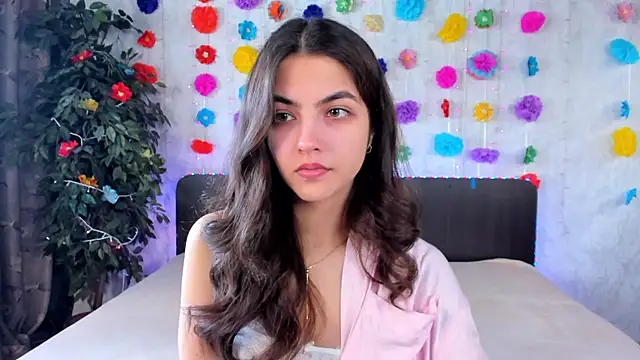 Snapshot of Milana_Crystal_ chatting on 03/23/25, 08:15 Milana Crystal online show from 03/23/25, 08:15