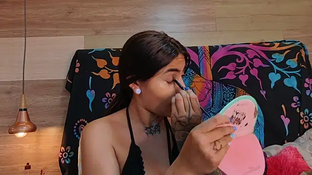 Snapshot of Cori_Paige chatting on 12/22/25, 11:05 Cori Paige online show from 12/22/25, 11:05