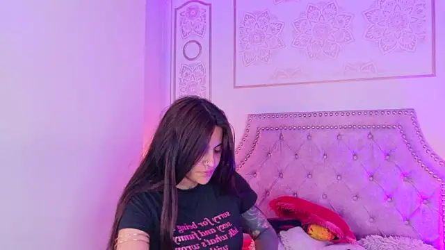 Snapshot of Cori_Paige chatting on 02/20/26, 04:20 Cori Paige online show from 02/20/26, 04:20