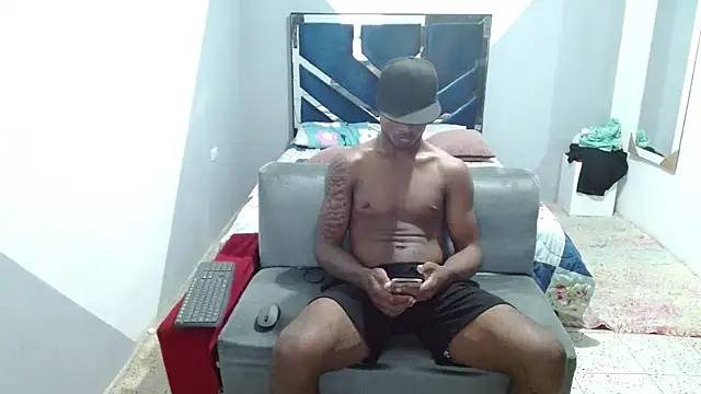 MiguelAngelxl online show from 11/06/25, 11:53