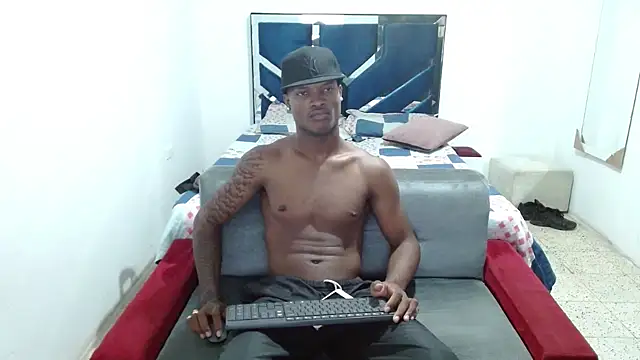 Snapshot of MiguelAngelxl chatting on 10/14/25, 06:19 MiguelAngelxl online show from 10/14/25, 06:19