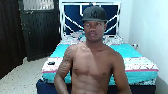 Snapshot of MiguelAngelxl chatting on 09/30/25, 02:34 MiguelAngelxl online show from 09/30/25, 02:34