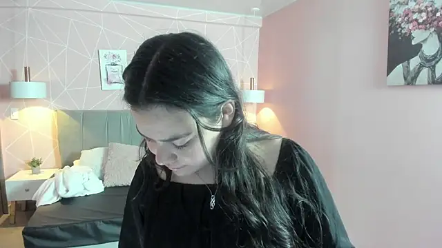 zara  sweet online show from 10/31/25, 01:41