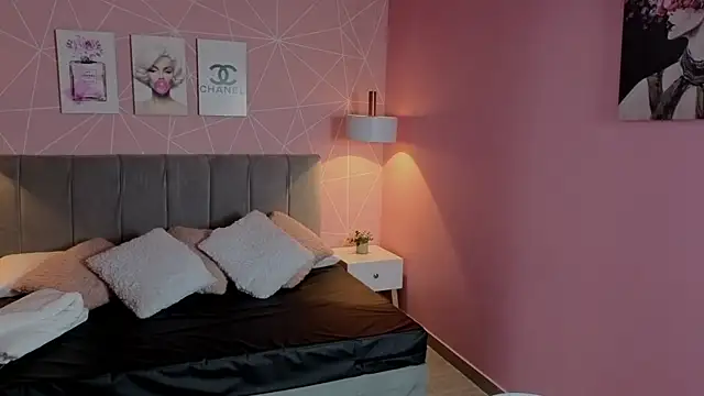 Snapshot of zara__sweet chatting on 05/15/26, 03:43 zara sweet online show from 05/15/26, 03:43
