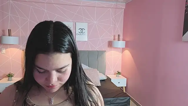 Snapshot of zara__sweet chatting on 06/10/26, 01:34 zara sweet online show from 06/10/26, 01:34
