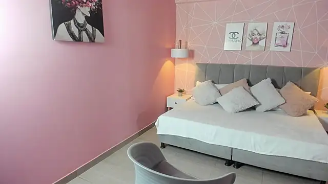 Snapshot of zara__sweet chatting on 10/01/25, 01:26 zara sweet online show from 10/01/25, 01:26