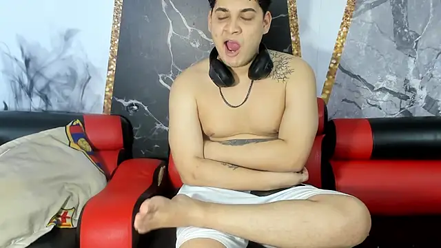 jessi and boy online show from 09/24/25, 09:10