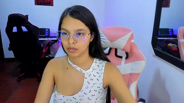 jessi and boy online show from 11/24/25, 11:16