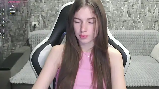 Snapshot of MissMiaCutie chatting on 09/19/25, 09:13 MissMiaCutie online show from 09/19/25, 09:13