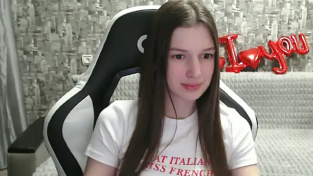 Snapshot of MissMiaCutie chatting on 03/11/25, 07:14 MissMiaCutie online show from 03/11/25, 07:14
