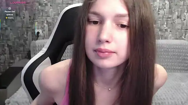 Snapshot of MissMiaCutie chatting on 10/04/25, 12:17 MissMiaCutie online show from 10/04/25, 12:17