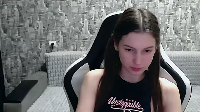 Snapshot of MissMiaCutie chatting on 03/04/25, 06:07 MissMiaCutie online show from 03/04/25, 06:07